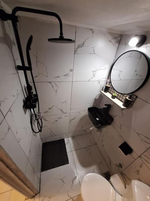 Queen Suites 60M2 Szaloniki Kültér fotó